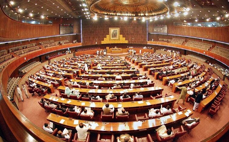 قومی اسمبلی اجلاس میں اپوزیشن کا واک آؤٹ