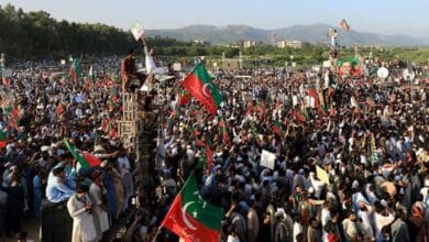 پی ٹی آئی کارکنان عمران خان کی رہائی کے لیے ملک گیر احتجاج میں شریک