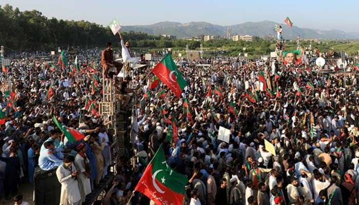 پی ٹی آئی کارکنان عمران خان کی رہائی کے لیے ملک گیر احتجاج میں شریک