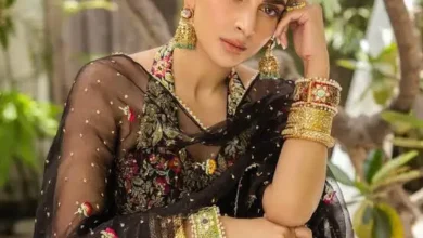 "صبا قمر صحت یابی کے بعد دوبارہ شوٹنگ سیٹ پر موجود — فوٹو: فائل"