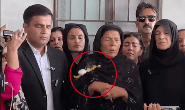 اڈیالہ جیل کے باہر علیمہ خان پر انڈا پھینکنے کا واقعہ