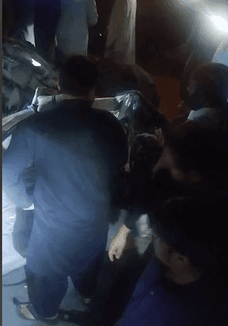 ہزارہ موٹر وے پر ڈمپر اور کار کے درمیان حادثے کے بعد کا منظر